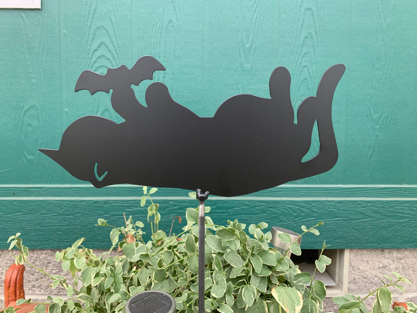 Metal Halloween Garden Cat playing with bat Stake Decor , Garden Art, Yard Art, Hand Made, Spring Garden Decoration, Outdoor Garden Decor, Stake Attached(12" Stake Detachable)