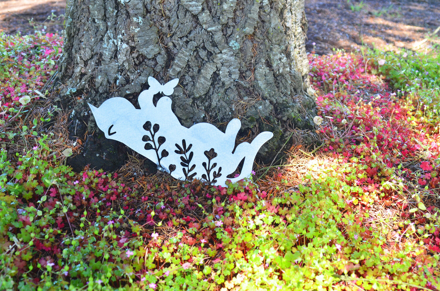 Metal Art Floral Garden Cat Stake Decoration , Garden Art, Yard Art, Hand Made, Spring Garden Decoration, Outdoor Garden Decor Stake Attached(12" Stake Detachable)