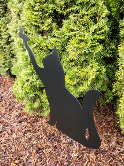 Metal Art Garden Cat with Butterfly Stake Decoration, Garden Yard Art, Hand Made Spring Garden Decoration, Outdoor Garden Decor His Her Gift